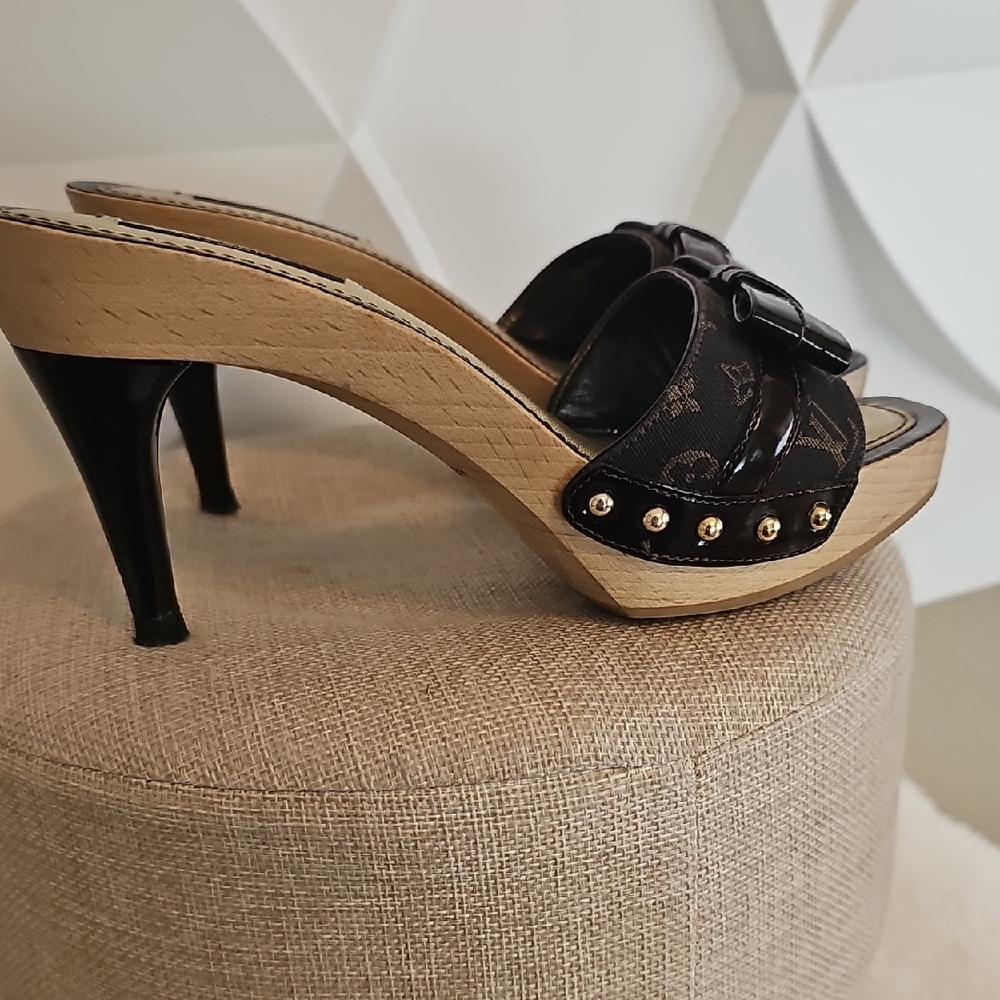 LOUIS VUITTON SANDALS BLACK MULES SLIDES LEATHER MONOGRAM